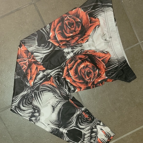 SKULL ☠️ & 🥀 ROSES LEGGINGS <> SET OF 2 - Picture 14 of 16